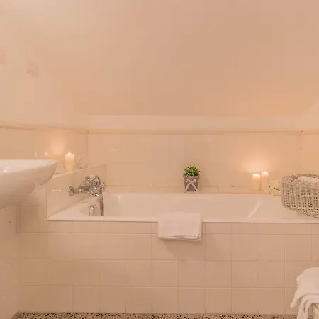 Garden Apartment Varenna